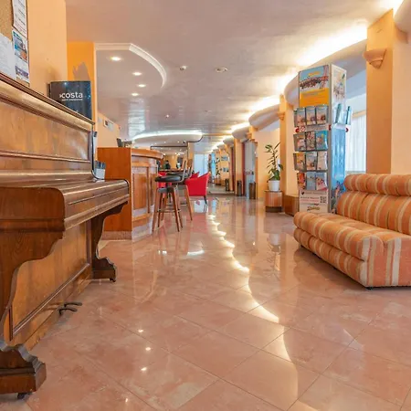 Отель Nobel Римини